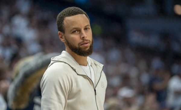Curry, 37 tuổi, vẫn nhằm mục đ